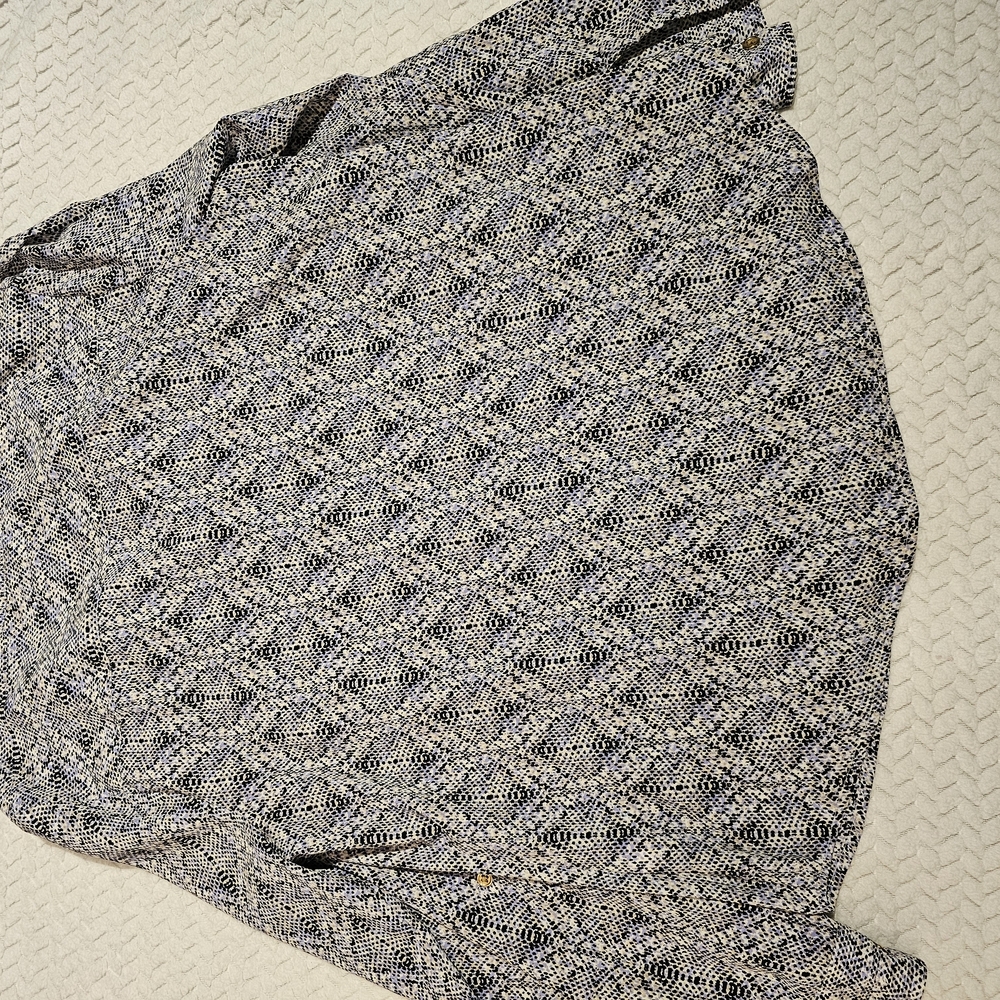 Patterned Button-Up - Picture 7 of 8